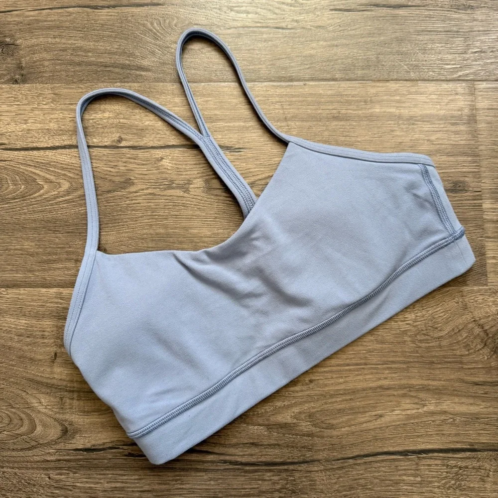 Lululemon Flow Light Blue Gray Flow Y Nulu Sports Bra Size 8 Women W2ASYS